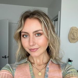 Meet your Posher, Sophia